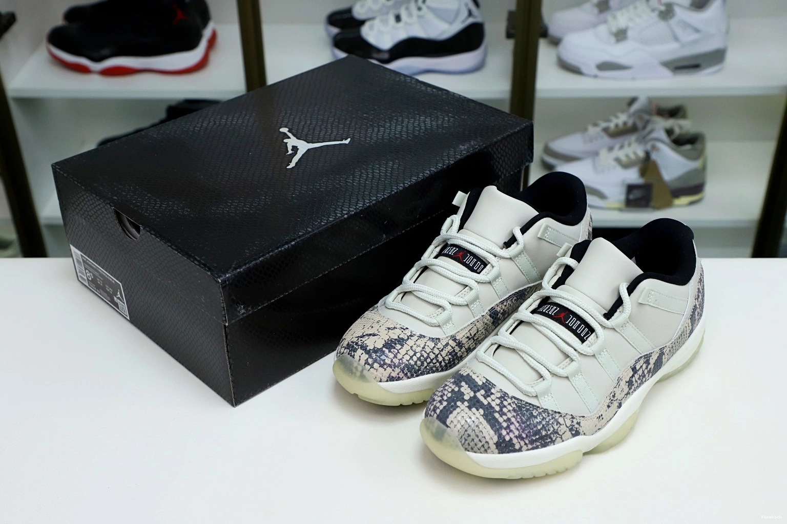 SNAKESKIN AIR JORDAN 11 LIGHT BONE LOW 0717
